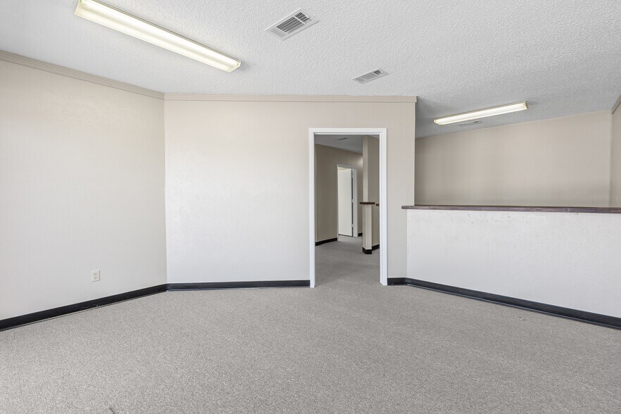 More Photos Of 5408 Wesley St, Greenville Freestanding For Sale