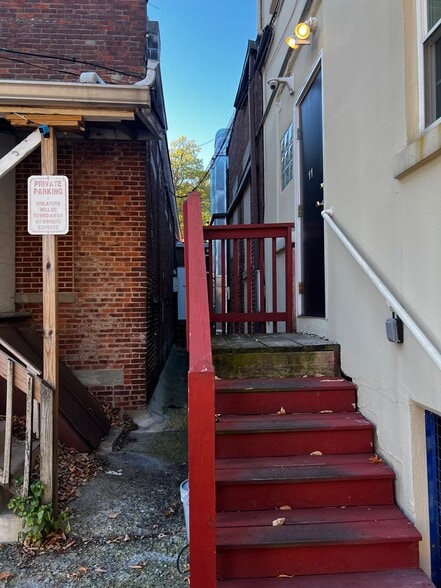 More Photos Of 11 Oak St, Ridgewood General Retail For Lease