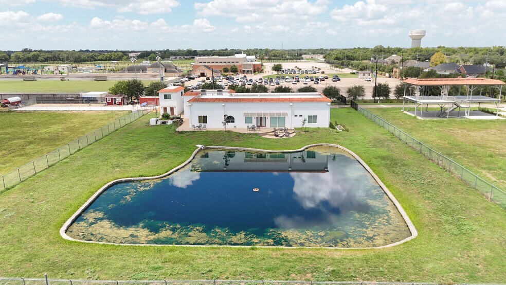 More Photos Of 6602 Rohan Rd, Richmond Office For Sale