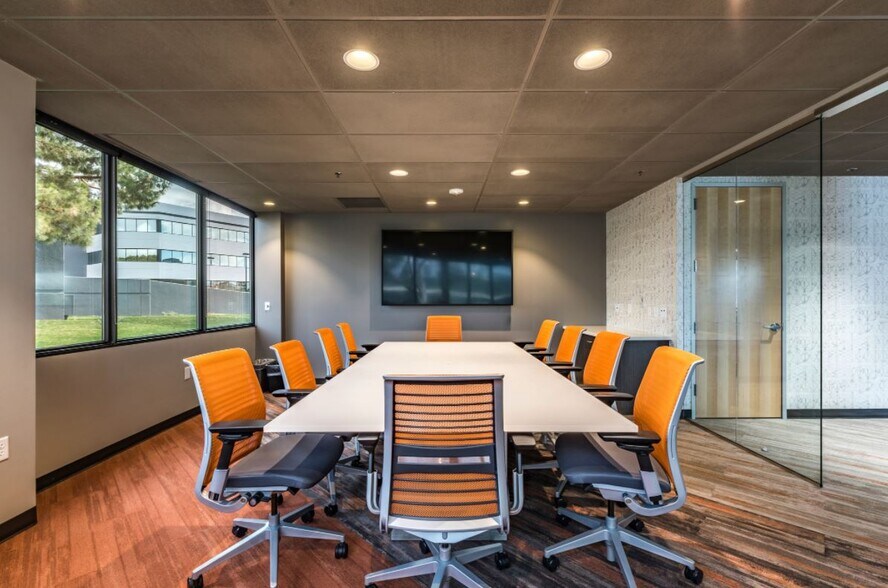 More Photos Of 2850 E Camelback Rd, Phoenix Unknown For Lease