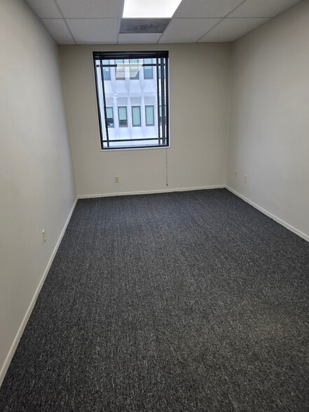 More Photos Of 35585 Curtis Blvd, Eastlake Light Distribution For Lease