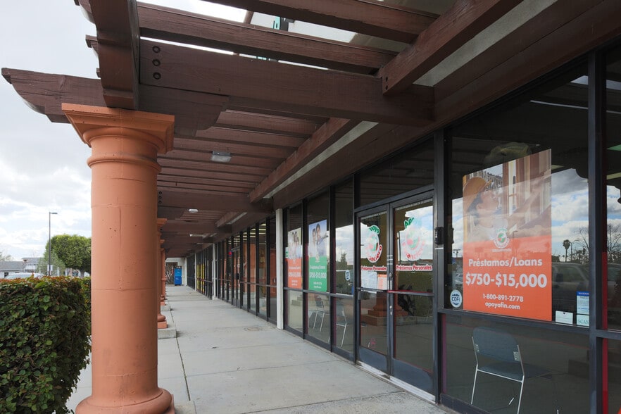 More Photos Of 317 San Fernando Mission Blvd, San Fernando Storefront For Lease