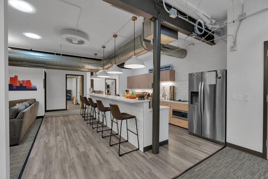 More Photos Of 1345 S Broadway, Denver Medical For Sale