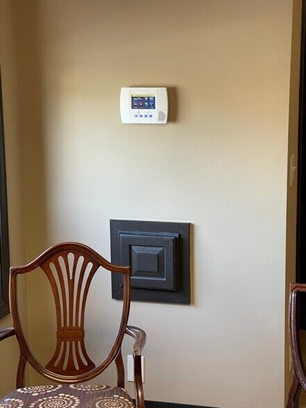 More Photos Of 11 W Franklin St, Liberty Storefront Retail Office For Sale