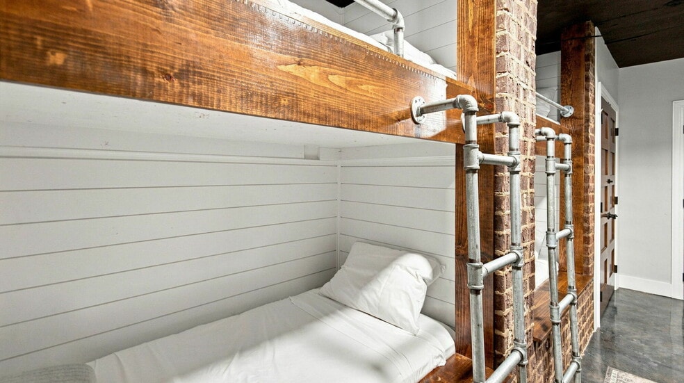 More Photos Of 304 S Gay St, Knoxville Office Residential For Sale
