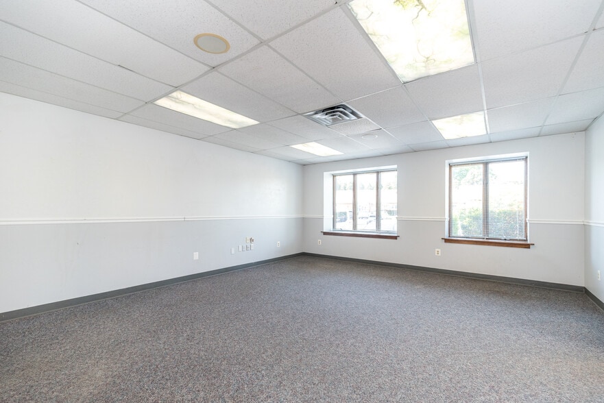 More Photos Of 908-918 Town Center, New Britain Office For Sale