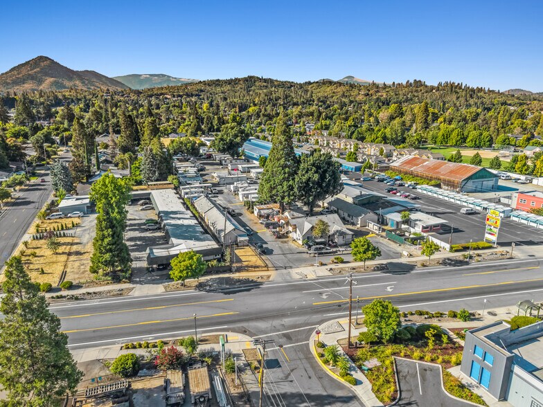 Primary Photo Of 1275 Rogue River Hwy, Grants Pass Manufactured Housing Mobile Home Park For Sale