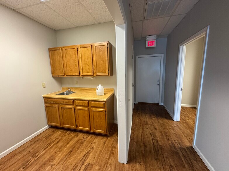 More Photos Of 624-630 Dolly Parton Pky, Sevierville Office For Lease