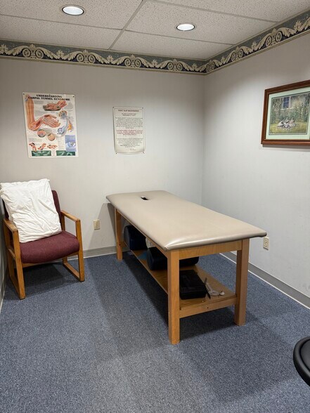 More Photos Of 3014 Leechburg Rd, New Kensington Office For Lease