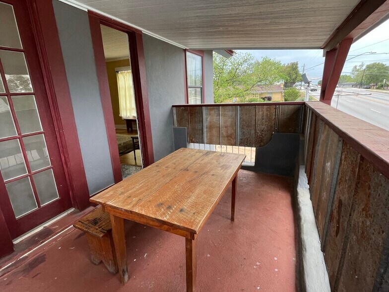 More Photos Of 1600 S Ford St, Llano Storefront Retail Office For Sale