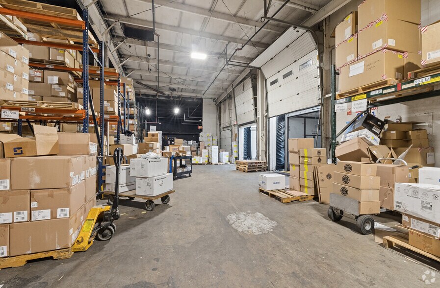More Photos Of 229-239 Neck Rd, Haverhill Warehouse For Lease