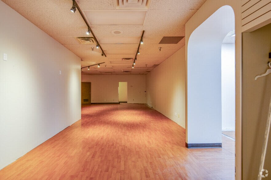 More Photos Of 1601-1715 152 St, Surrey General Retail For Lease