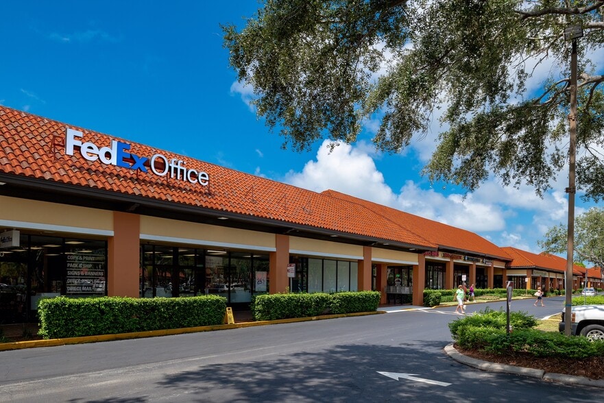 More Photos Of 4601 Tamiami Trl N, Naples Unknown For Lease