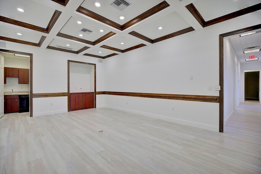 More Photos Of 2153 US Highway 27 S, Sebring Office For Sale