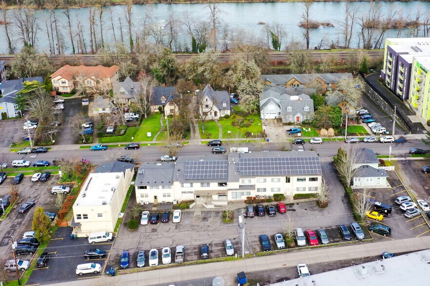 More Photos Of 1976 Garden Ave, Eugene Office For Sale