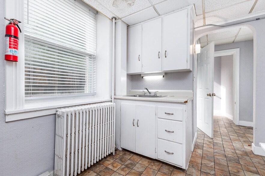 More Photos Of 2535 Central Ave, Dubuque Apartments For Sale