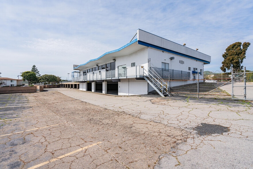 More Photos Of 3440 E Main St, Ventura Auto Dealership For Sale