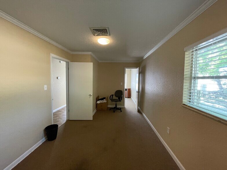 More Photos Of 909 W Magnolia St, Leesburg Medical For Lease