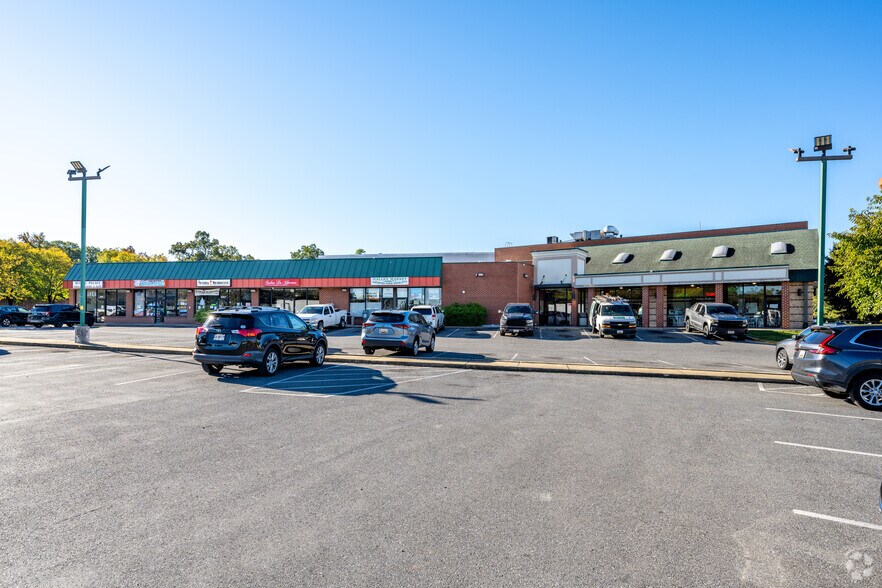 Primary Photo Of 4523 Kenilworth Ave, Bladensburg General Retail For Lease