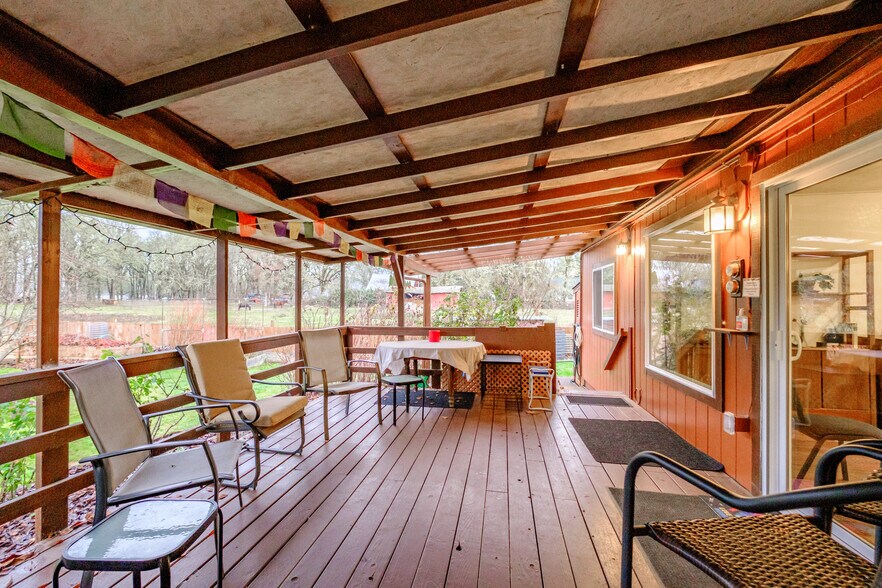 More Photos Of 909 Curry Rd, Roseburg Specialty For Sale