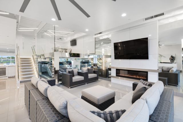 More Photos Of 142 Pit Ln, Pontiac Flex For Sale