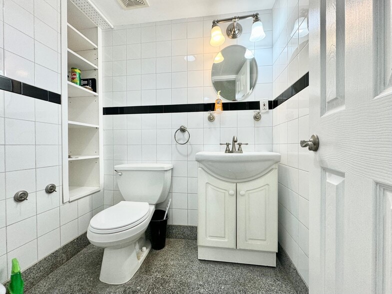 More Photos Of 4605 30th Ave, Astoria Apartments For Lease