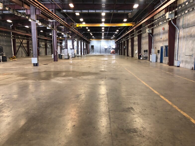 More Photos Of 3225 Melcat Dr, Oklahoma City Manufacturing For Sale