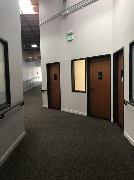 More Photos Of 300 S Raymond Ave, Pasadena Loft Creative Space For Lease