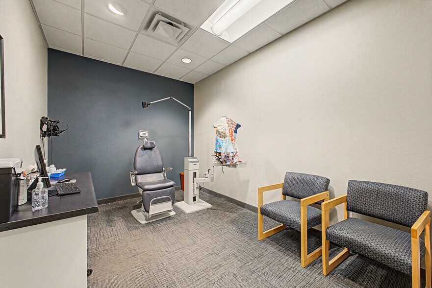 More Photos Of 6262 E Broadway Rd, Mesa Medical For Lease