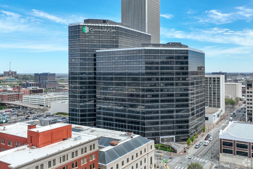 More Photos Of 2 W 2nd St, Tulsa Office For Lease