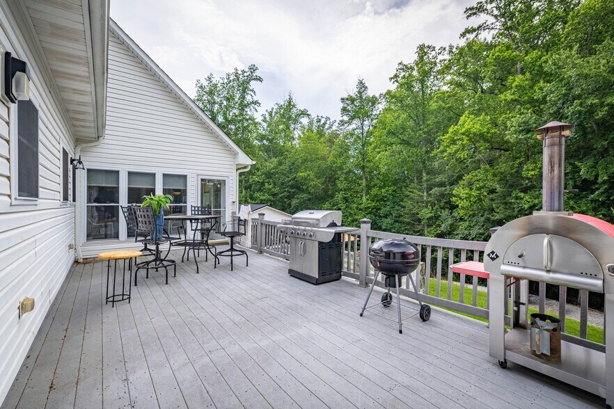 More Photos Of 200 Little Acres Dr, Marion Specialty For Sale