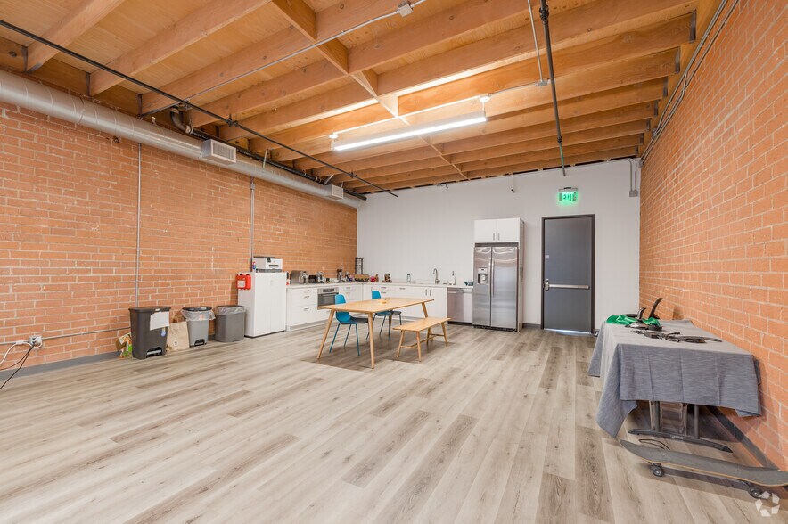 More Photos Of 12820 Panama St, Los Angeles Showroom For Sale