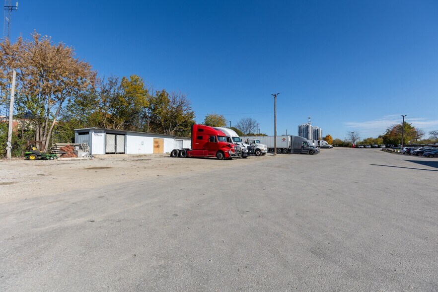 More Photos Of 929 Childs St, Wheaton Warehouse For Lease