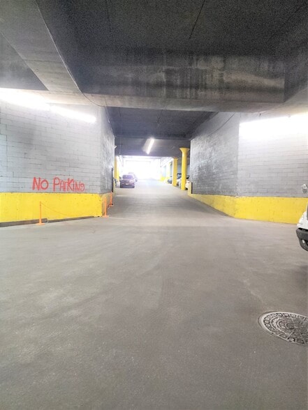 More Photos Of 38-20 Review Ave, Long Island City Warehouse For Lease