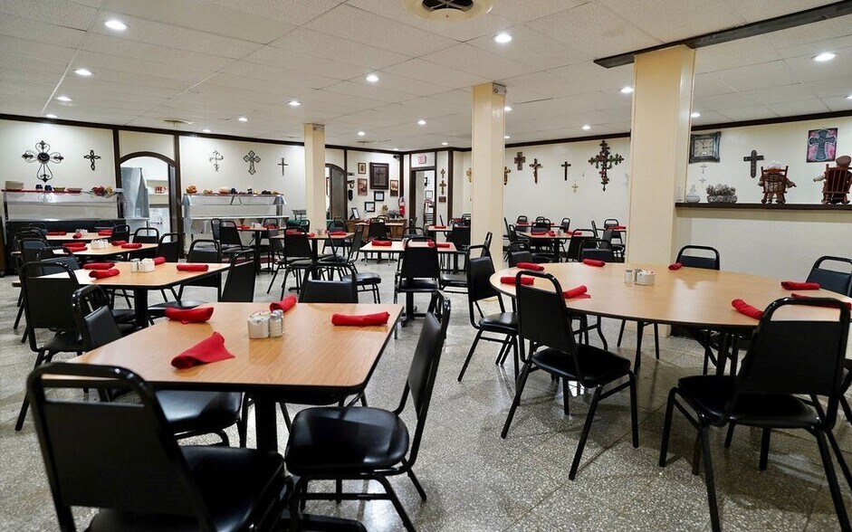 More Photos Of 206 NW 4th St, Big Spring Restaurant For Sale