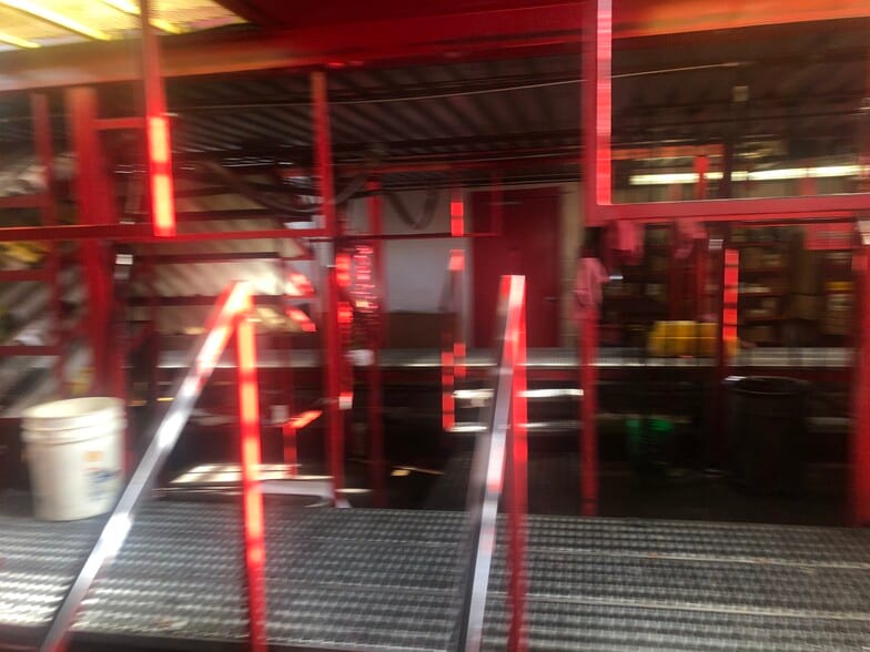 More Photos Of 12250 S Gessner Dr, Houston Auto Repair For Sale