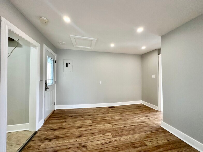 More Photos Of 240 Marier Ave, Ottawa Apartments For Sale