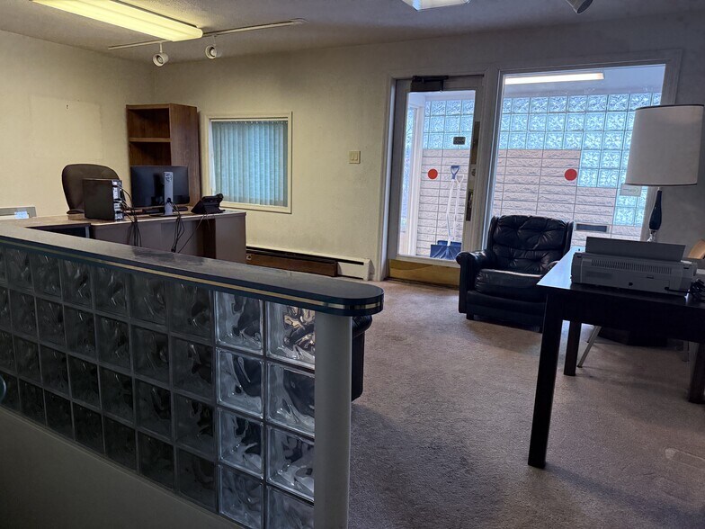 More Photos Of 235 Saratoga Rd, Schenectady Office For Sale