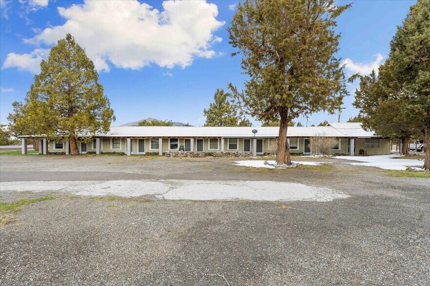 More Photos Of 17604 US-97 Hwy, Weed Apartments For Sale