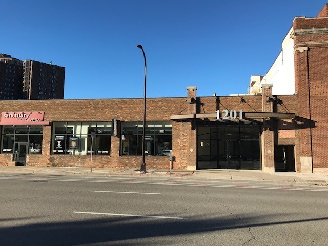 More Photos Of 1201 Harmon Pl, Minneapolis Office For Lease