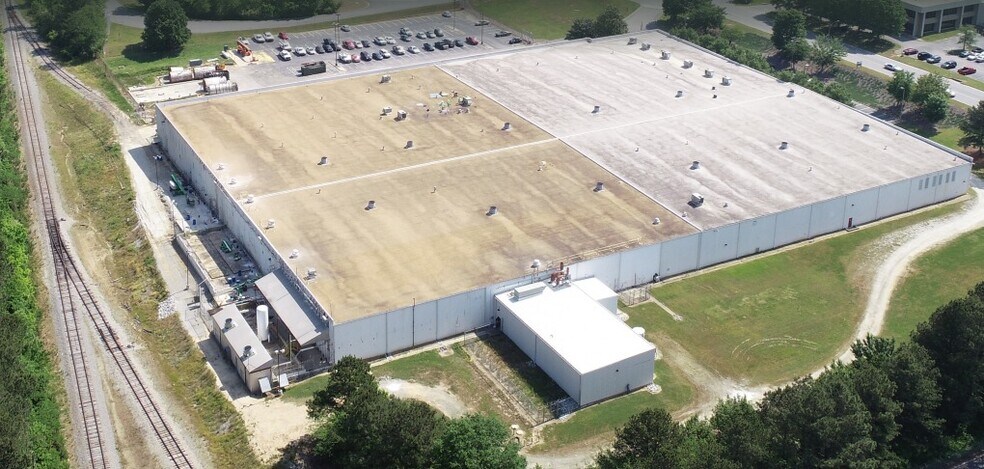 Primary Photo Of 3700 Atlanta Industrial Pky N, Atlanta Manufacturing For Lease