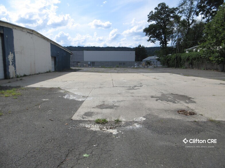 More Photos Of 185 Van Winkle Ave, Hawthorne Industrial For Sale