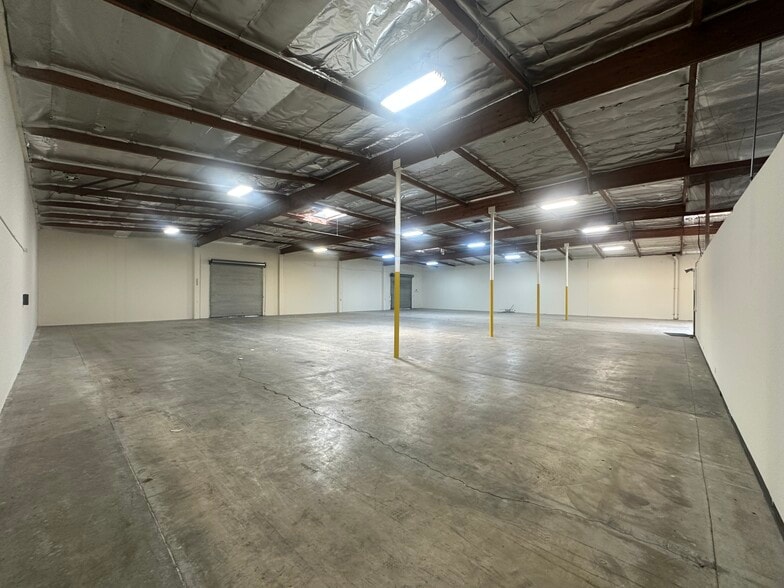 More Photos Of 13854 Bentley Pl, Cerritos Warehouse For Lease