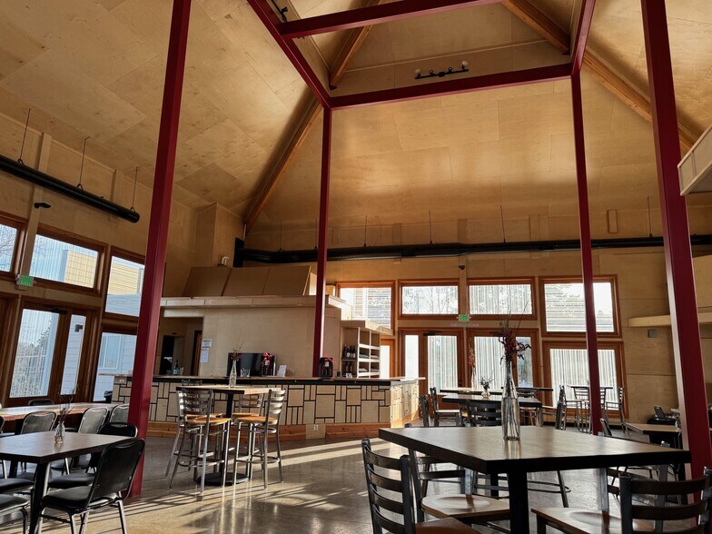 More Photos Of 9660 NE Fox Farm Rd, Dundee Restaurant For Sale