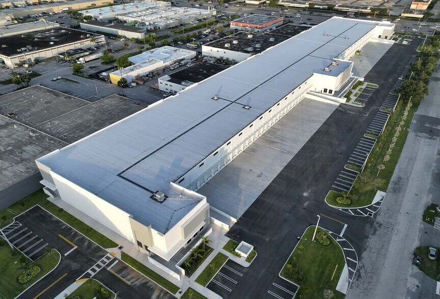 More Photos Of 4995 NW 77th Ave, Miami Warehouse For Lease