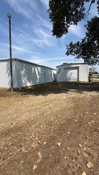 More Photos Of 710 Industrial Rd, Bristow Warehouse For Sale