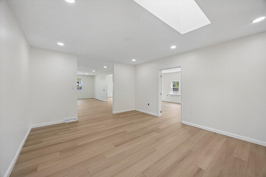 More Photos Of 102 Bristol Oxford Valley Rd, Langhorne Specialty For Lease