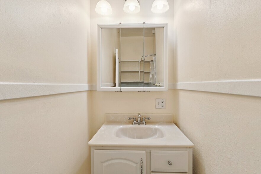 More Photos Of 1215 N Nevada Ave, Colorado Springs Apartments For Sale