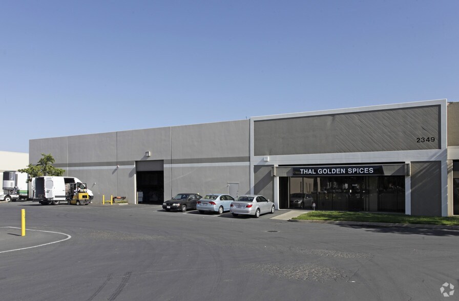 More Photos Of 2349 Industrial Pky W, Hayward Warehouse For Lease
