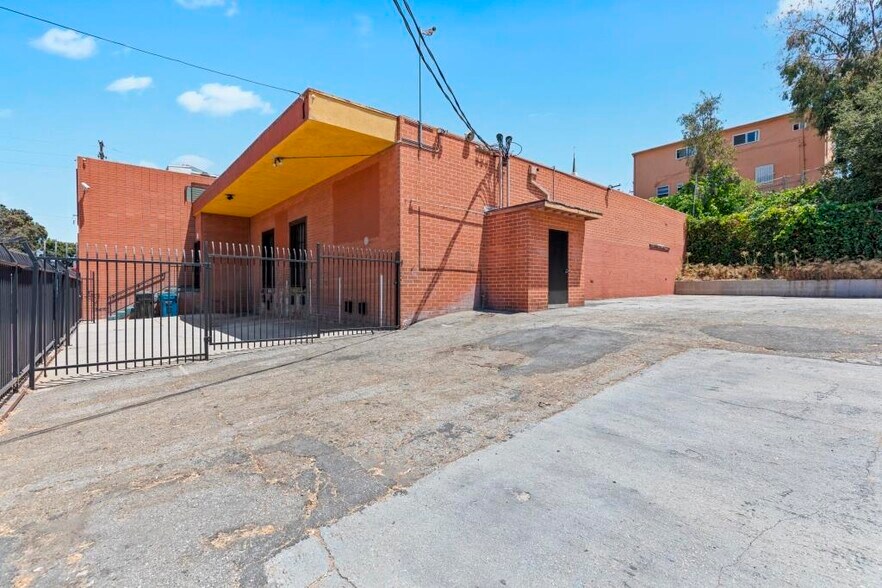 More Photos Of 410-420 E Beach Ave, Inglewood Warehouse For Sale